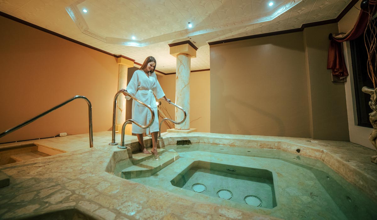 Jacuzzi Spa in MBR City 