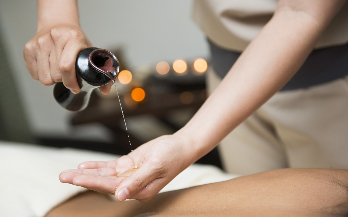 Oil massage in MBR City 